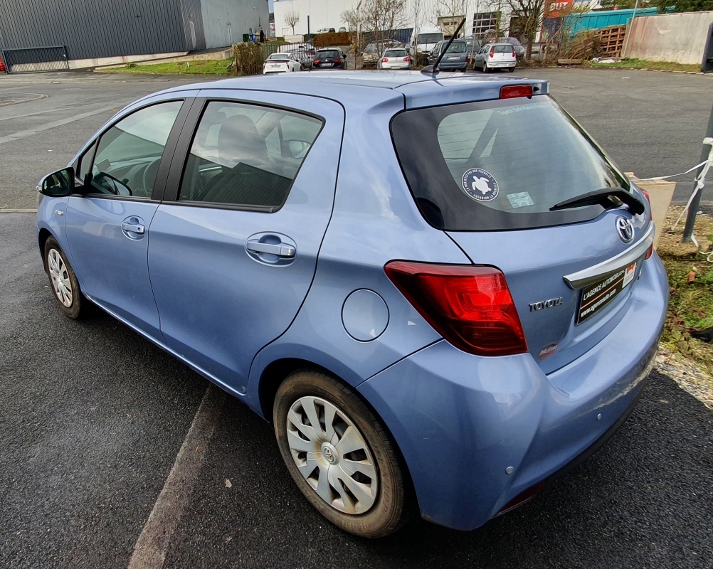 Toyota Yaris — 4